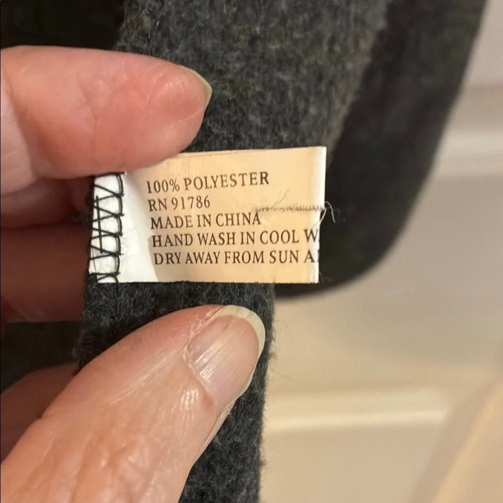 Men’s Gray Scarf